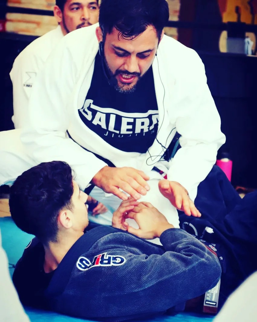 Profesor Alvaro Garro, instructor de BJJ en Academia Galera